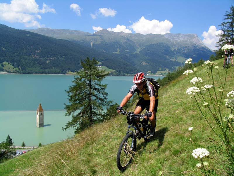 070 Reschensee in Nauders Oesterreich