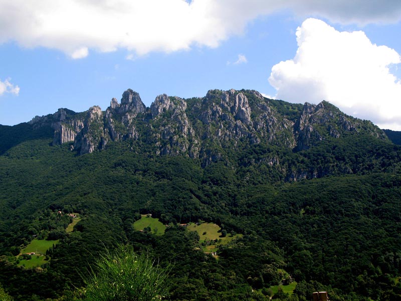 96k ein letzter Blick auf die alten Zaehne und dann via Sonvico Lugnao nach Caslano