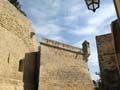 17 Schlossmauern von Ansouis