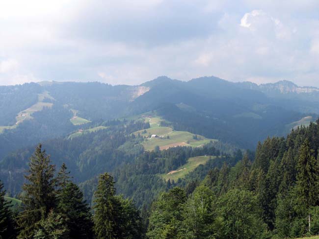 06_im_Hintergund_der_Napf