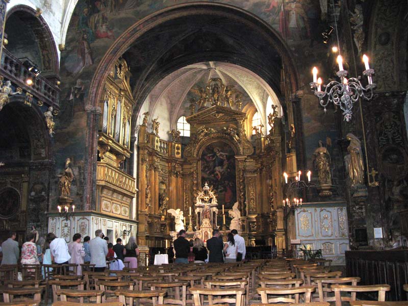25 Kirche in Isle sur la Sorgue