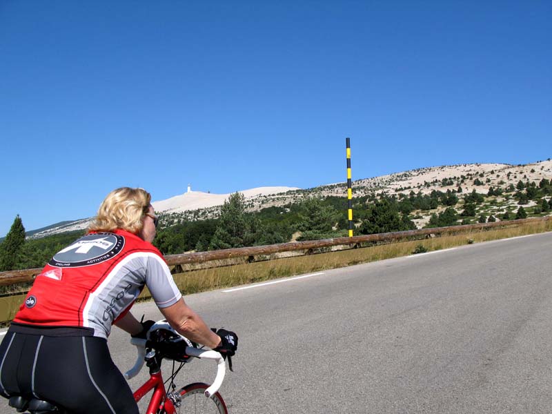 42 im Hintergrund Mont Ventoux