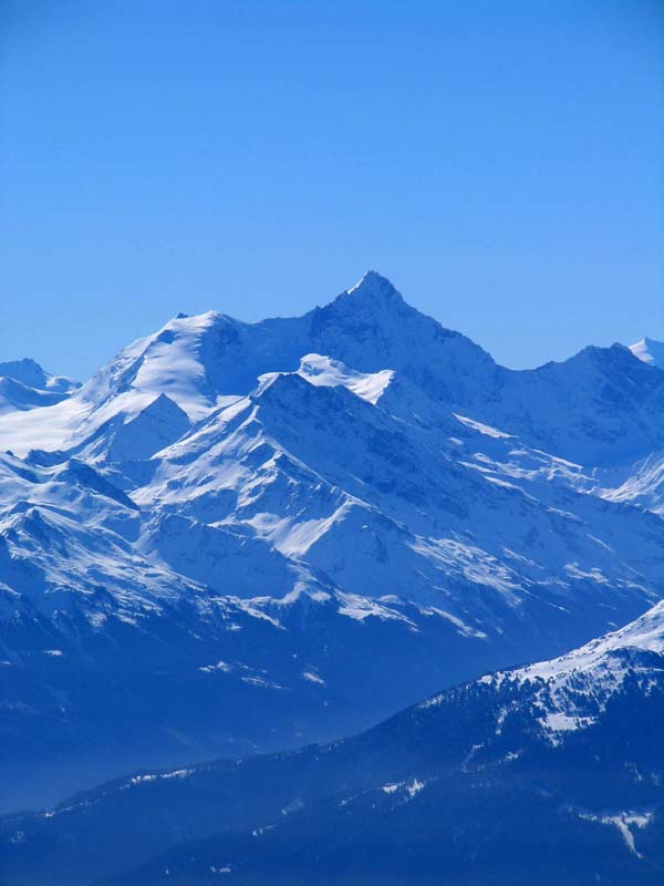 42 links das Bishorn und Nordgrat auf das Weisshorn